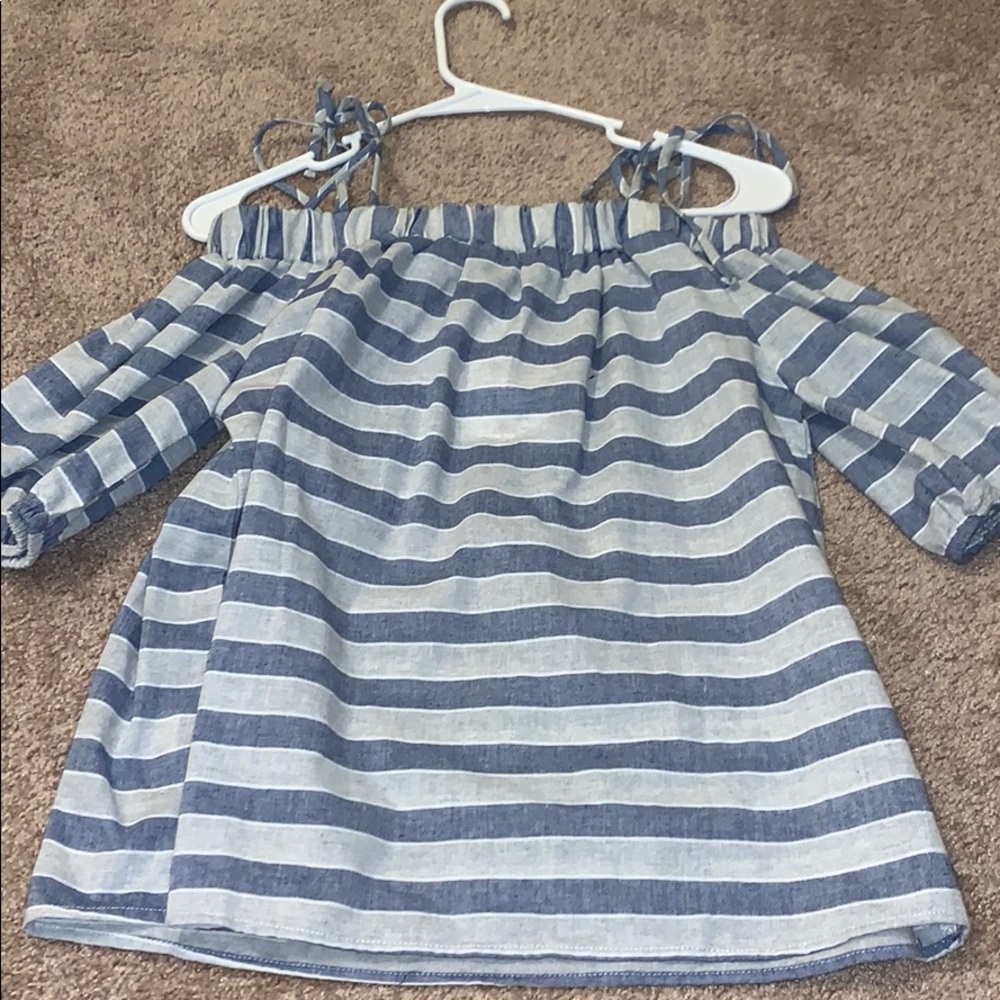 crop w straps and sleeves
